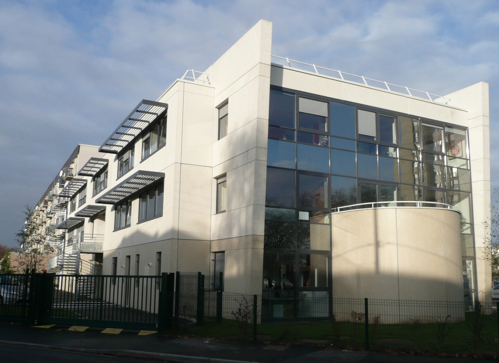 Immeuble de bureaux par Archicréa NLG à Melun